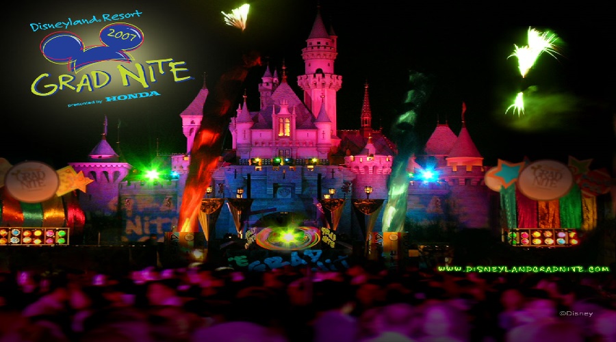 Disneyland-GradGradNiteImage